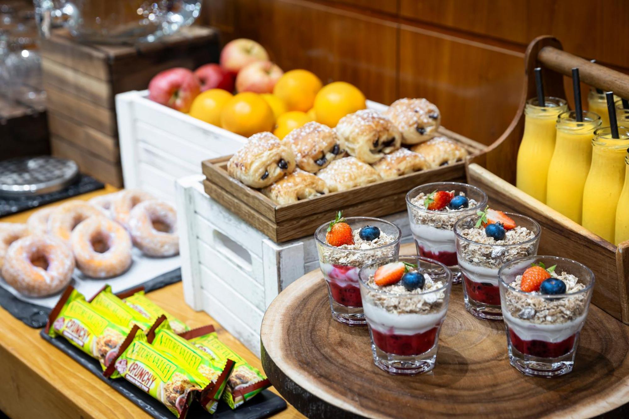 Holiday Inn Reading South M4 Jct 11 By Ihg Bagian luar foto