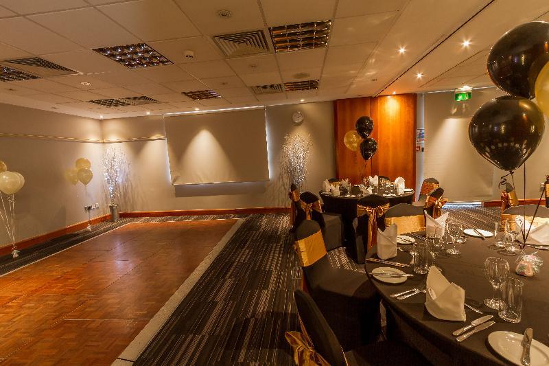 Holiday Inn Reading South M4 Jct 11 By Ihg Bagian luar foto